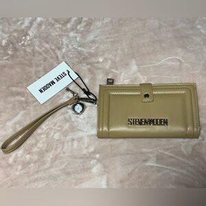 STEVE MADDEN | BSPARKIE LATTE WRISTLET BRAND NEW